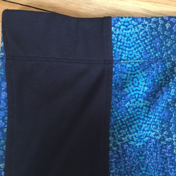 🎉Snake Patterned Fabric Mini Skirt - Picture 3 of 5